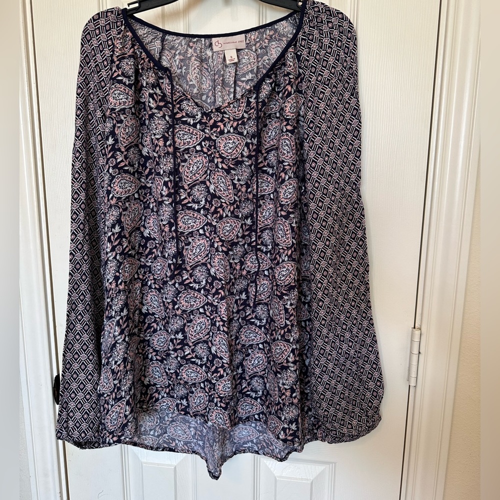 Woman’s paisley long sleeve tie front Blouse size Small